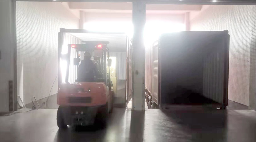 齊心協(xié)力為客戶！春節(jié)期間金環(huán)電器人員加班加點發(fā)貨